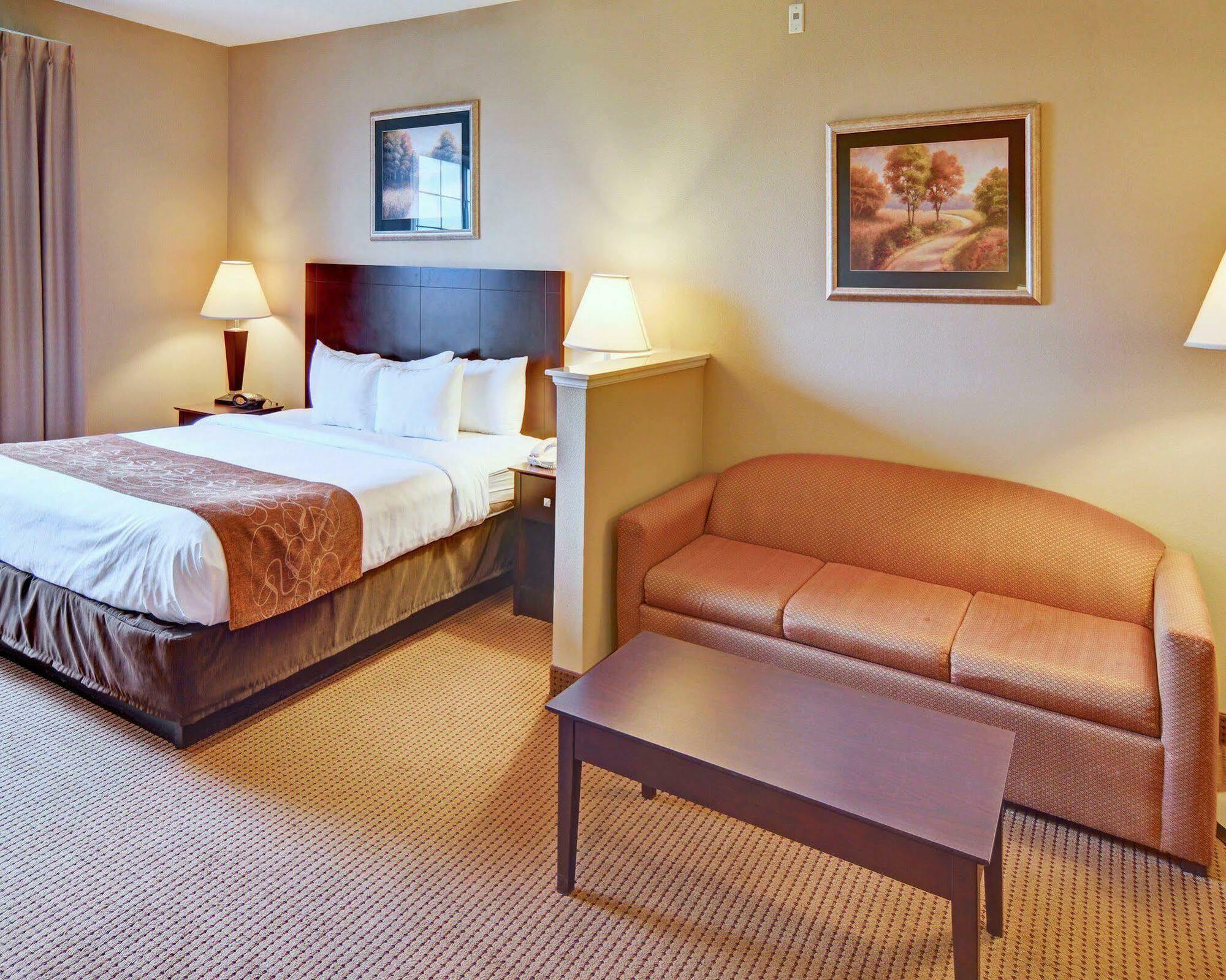 Comfort Suites Roanoke - Fort Worth North Екстериор снимка